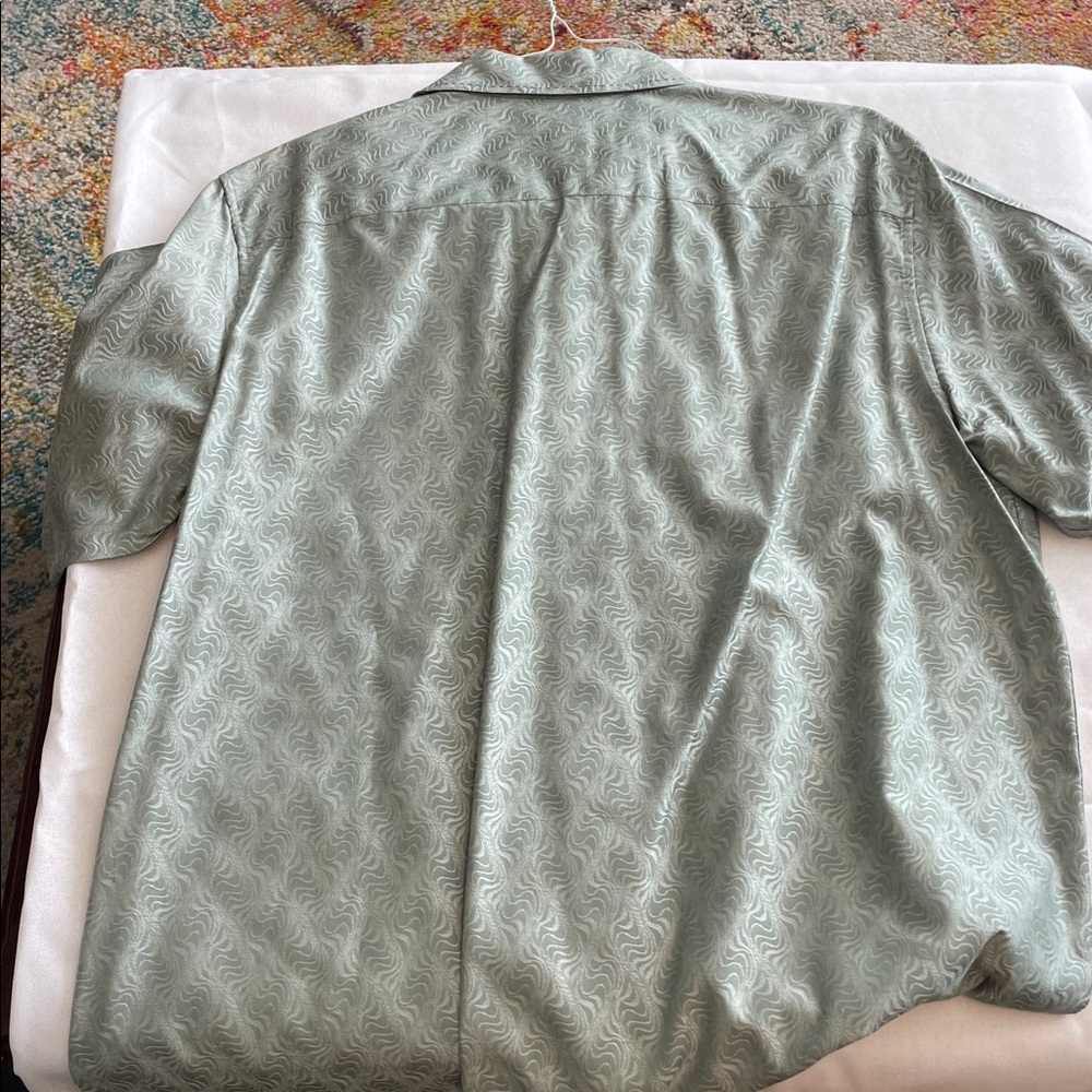 Claiborne Men's Light Green Patterned Button Down Shirt short sleeved 💯 SILK - Picture 4 of 7